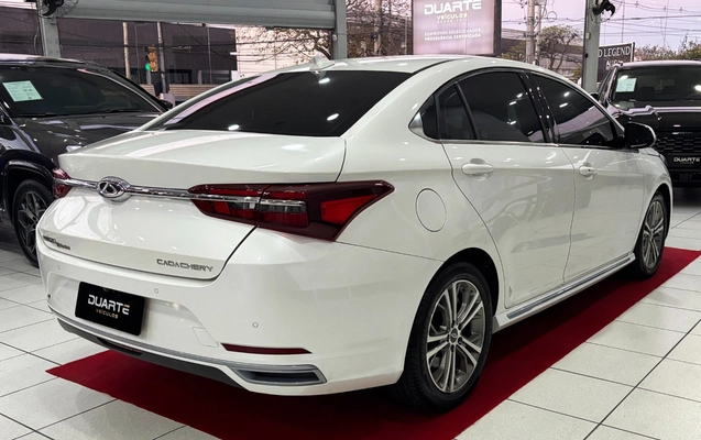 imagem-https://www.socarrao.com.br/sc-vehicle-images-prod/4147170/1790472076163-MDA4LmpwZw.jpg