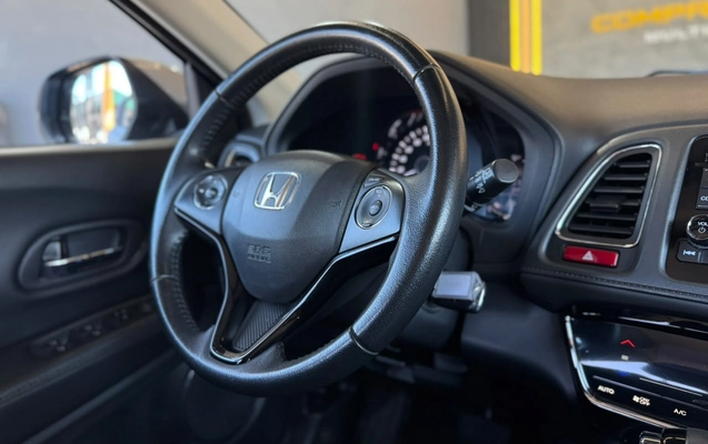 imagem-https://www.socarrao.com.br/sc-vehicle-images-prod/4155560/1790510384009-003_bd666133cf0478e242efe60a75d302a7.jpg