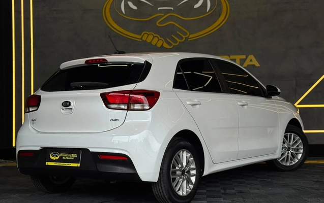 imagem-https://www.socarrao.com.br/sc-vehicle-images-prod/4155890/1790523039601-003_8c86ce3ba70229def640c7201a242d9c.jpg