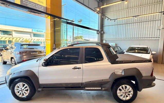 imagem-https://www.socarrao.com.br/sc-vehicle-images-prod/4156023/1790531043164-9f4e9ba3-4d54-4a83-95cc-44dded998fda.jpg