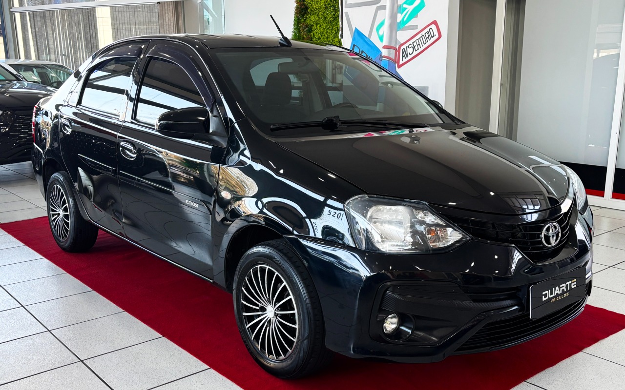 Toyota Etios 2019 Preto — foto 1 de 3