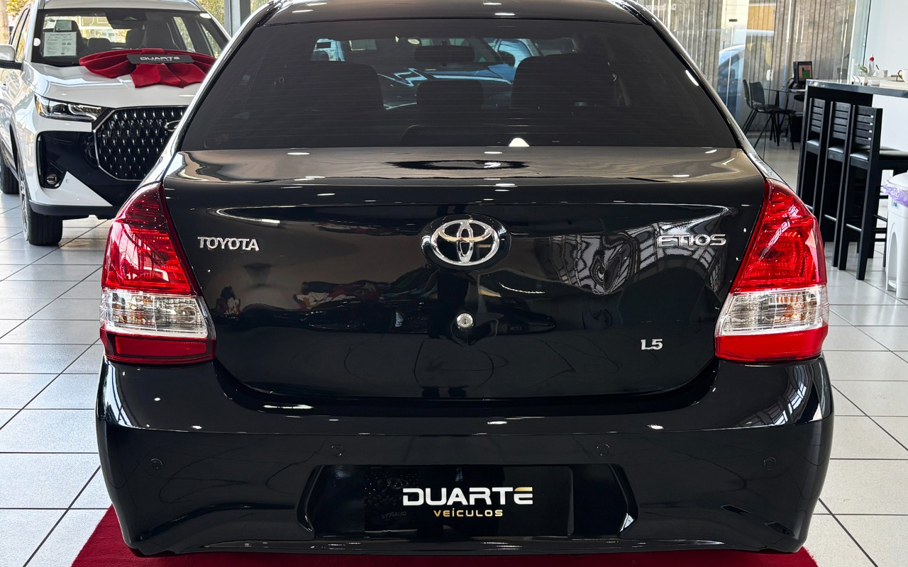 imagem-https://www.socarrao.com.br/sc-vehicle-images-prod/4156615/1790563874550-MDA2LmpwZw.jpg