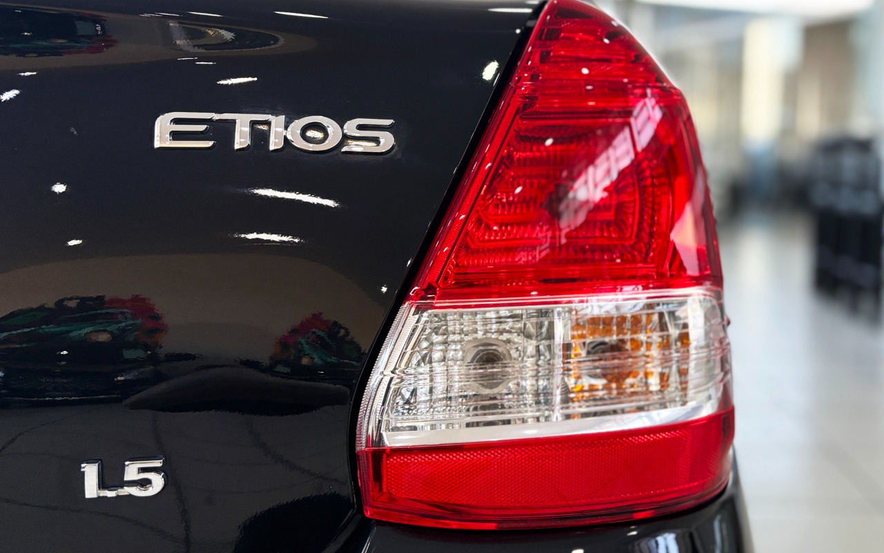 imagem-https://www.socarrao.com.br/sc-vehicle-images-prod/4156615/1790563874660-MDA3LmpwZw.jpg