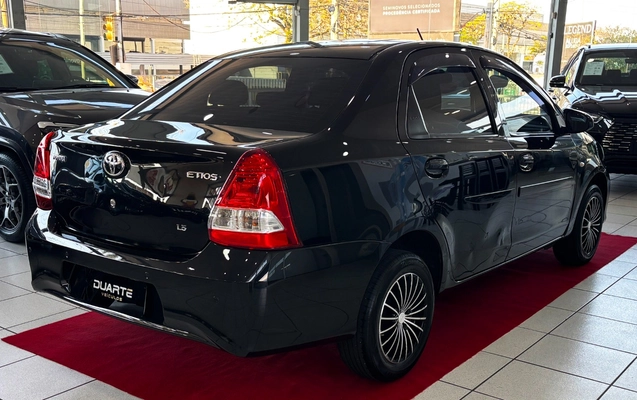 imagem-https://www.socarrao.com.br/sc-vehicle-images-prod/4156615/1790563874721-MDA4LmpwZw.jpg