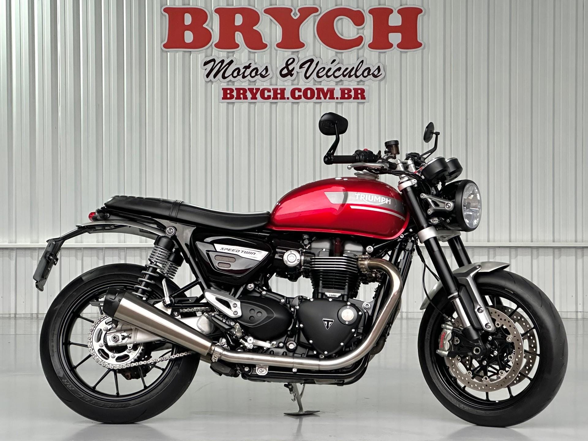 TRIUMPH Speed Twin 1200cc  na cor Vermelho em Pomerode / SC - 41631