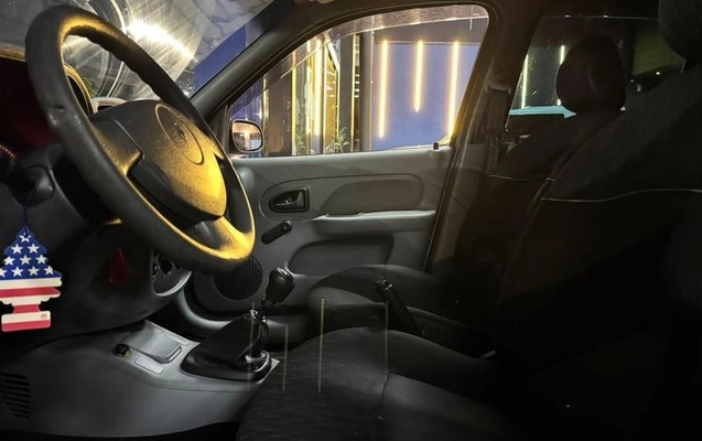 imagem-https://www.socarrao.com.br/sc-vehicle-images-prod/4164975/1790592992003-8513469_12_B_46d4ce0793.jpeg