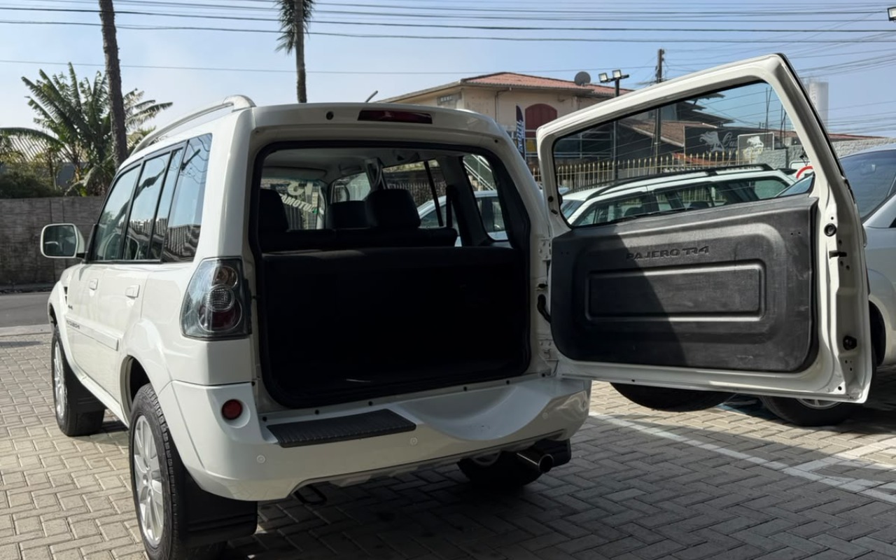 imagem-https://www.socarrao.com.br/sc-vehicle-images-prod/4165008/1790596442074-V2hhdHNBcHAgSW1hZ2UgMjAyNi0wOS0yOCBhdCAwOC4yOC4xMSAoMSkuanBlZw.jpeg