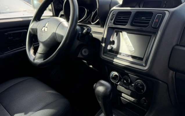 imagem-https://www.socarrao.com.br/sc-vehicle-images-prod/4165008/1790596442512-V2hhdHNBcHAgSW1hZ2UgMjAyNi0wOS0yOCBhdCAwOC4yOC4xMCAoMykuanBlZw.jpeg
