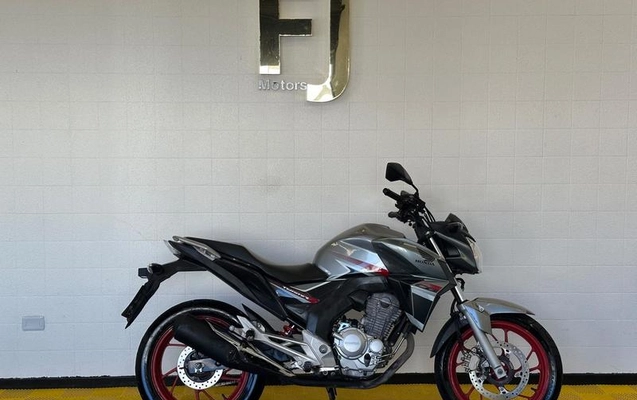 imagem-https://www.socarrao.com.br/sc-vehicle-images-prod/4165109/1790882703065-8314114_2_B_fb88f81168.jpeg