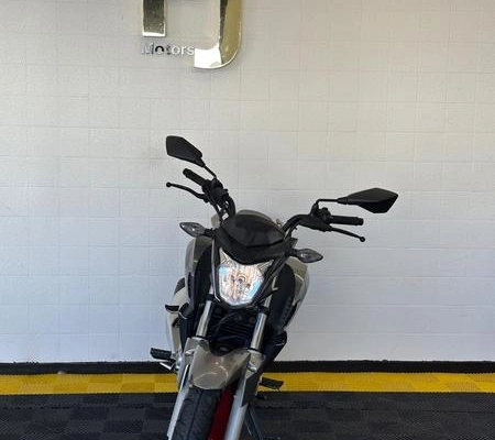 imagem-https://www.socarrao.com.br/sc-vehicle-images-prod/4165109/1790882703094-8314114_1_B_d89734a7b5.jpeg