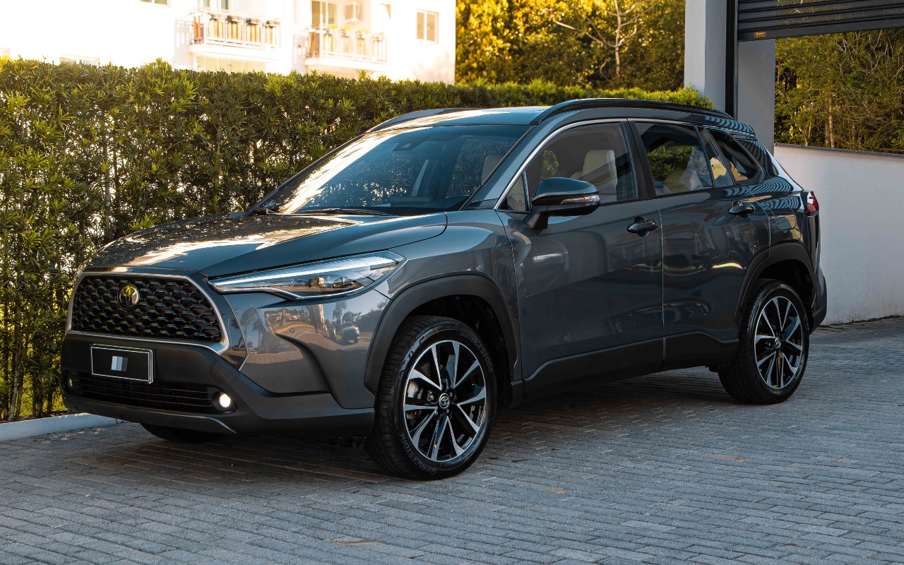 Toyota Corolla Cross 2024 Cinza — foto 1 de 3