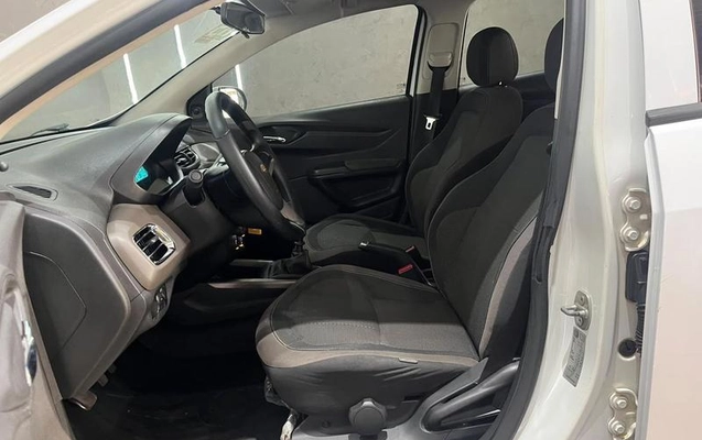 imagem-https://www.socarrao.com.br/sc-vehicle-images-prod/4165119/1792601991522-8518434_5_B_16ea1361b3.jpeg