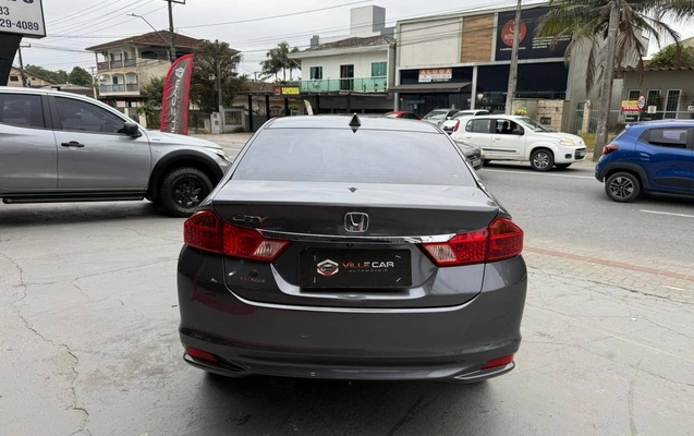 imagem-https://www.socarrao.com.br/sc-vehicle-images-prod/4165216/1790599327940-83f76afa604b4727bd44671bbb6bc1c8_1790599286493.jpg
