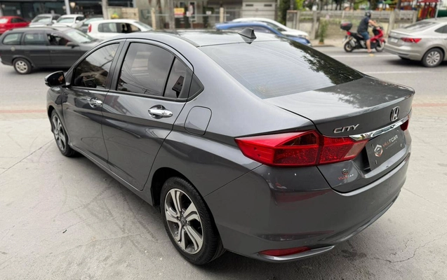 imagem-https://www.socarrao.com.br/sc-vehicle-images-prod/4165216/1790599327942-d181f620beb142ebb35eca2eb6bc7a63_1790599286503.jpg