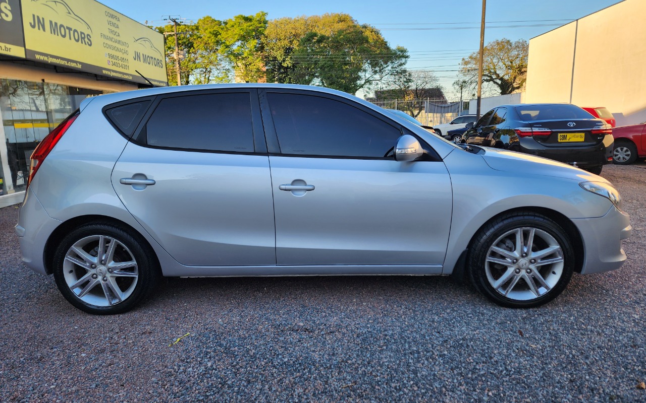 imagem-https://www.socarrao.com.br/sc-vehicle-images-prod/4166085/1790601528581-MjAyNjA5MjVfMTczNDE2LmpwZw.jpg