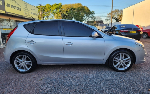 imagem-https://www.socarrao.com.br/sc-vehicle-images-prod/4166085/1790601528581-MjAyNjA5MjVfMTczNDE2LmpwZw.jpg