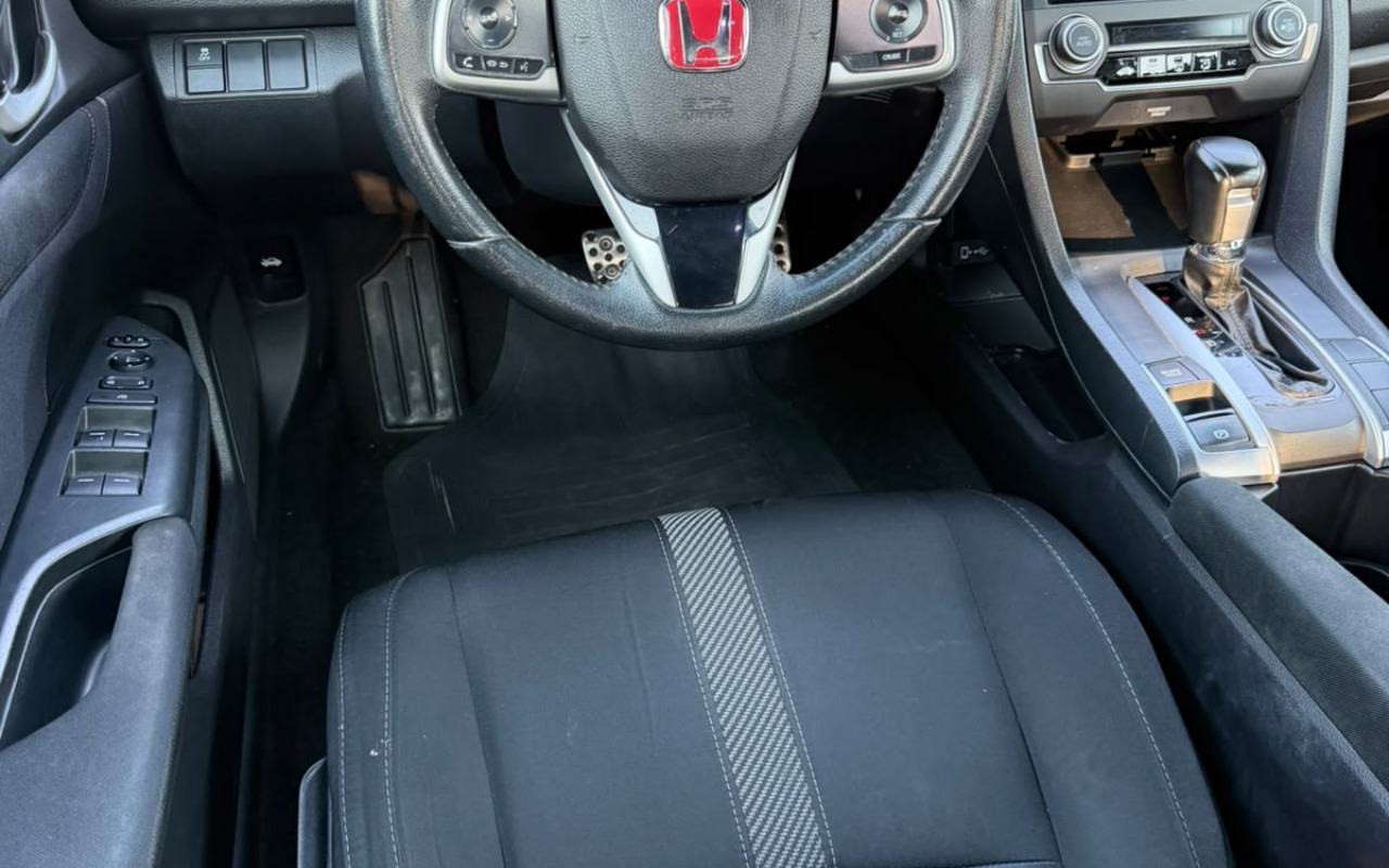 imagem-https://www.socarrao.com.br/sc-vehicle-images-prod/4167098/1790604494529-V2hhdHNBcHAgSW1hZ2UgMjAyNi0wOS0yOCBhdCAxMC41OS4xMSAoMykuanBlZw.jpeg