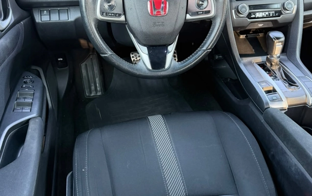 imagem-https://www.socarrao.com.br/sc-vehicle-images-prod/4167098/1790604494529-V2hhdHNBcHAgSW1hZ2UgMjAyNi0wOS0yOCBhdCAxMC41OS4xMSAoMykuanBlZw.jpeg