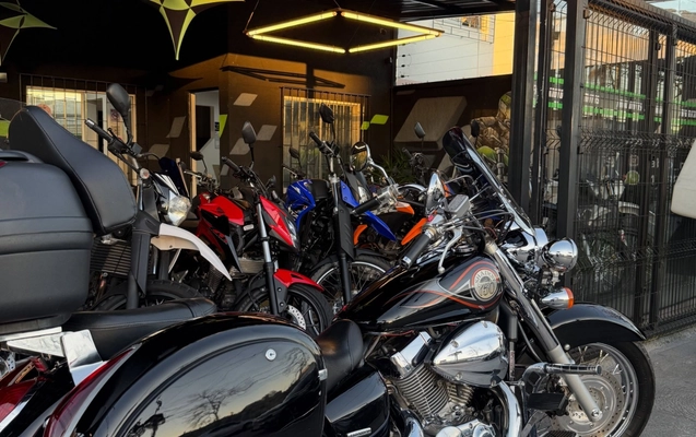 imagem-https://www.socarrao.com.br/sc-vehicle-images-prod/4167628/1790605956564-ODI1MzIyMzQzXzE4MTI2MjY3MTkzODQyMjQ4XzMxMTA0NjU0MzA1NzA5MjYzMDZfbi5qcGc.jpg