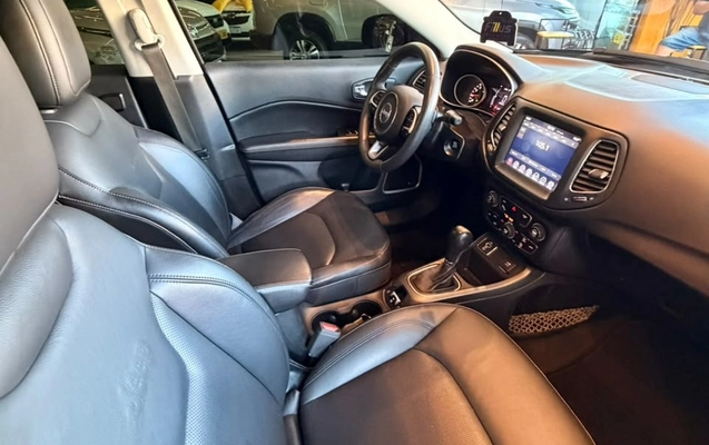 imagem-https://www.socarrao.com.br/sc-vehicle-images-prod/4167926/1790606781720-ad531a26-6da9-4fc9-a3f3-95786e082223.jpg