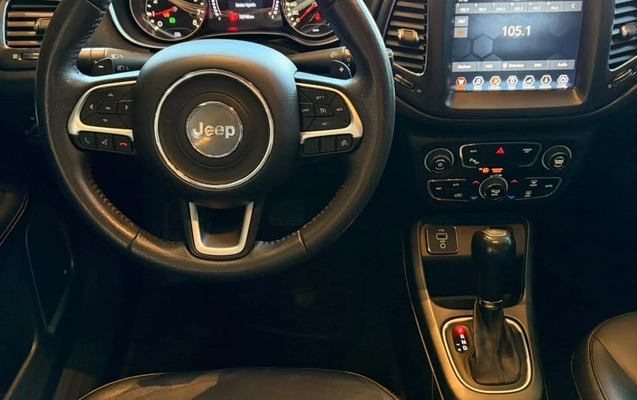 imagem-https://www.socarrao.com.br/sc-vehicle-images-prod/4167926/1790606781721-6e694342-cf56-4fc9-979f-7a81b349e896.jpg