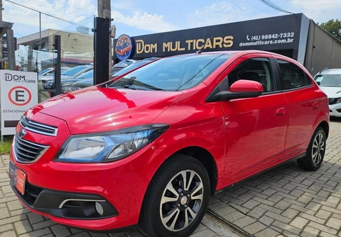 Chevrolet Onix 2014 Vermelho — foto 1 de 3