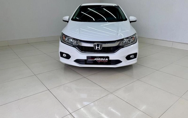 imagem-https://www.socarrao.com.br/sc-vehicle-images-prod/4168746/1790694624339-8469357_3_B_8fca44ed66.jpeg