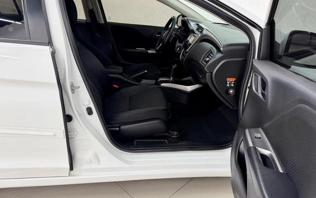 imagem-https://www.socarrao.com.br/sc-vehicle-images-prod/4168746/1790694624361-8469357_17_B_01b4b834eb.jpeg