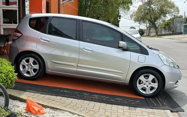imagem-https://www.socarrao.com.br/sc-vehicle-images-prod/4169054/1790610463403-8500880_14_B_5350899567.jpeg