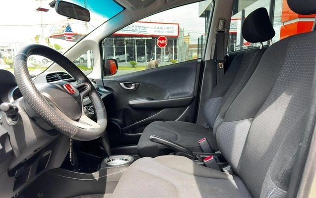 imagem-https://www.socarrao.com.br/sc-vehicle-images-prod/4169054/1790610463419-8500880_12_B_b26db21cae.jpeg