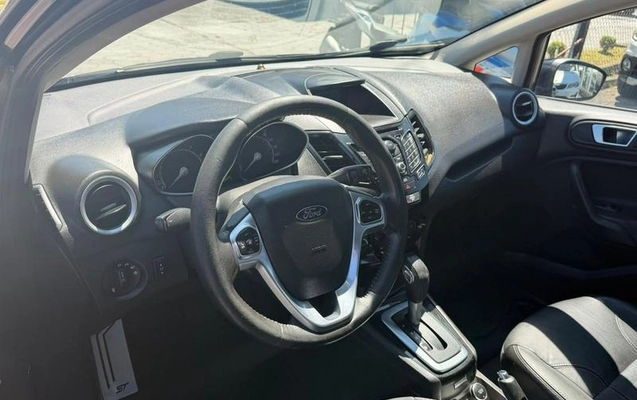 imagem-https://www.socarrao.com.br/sc-vehicle-images-prod/4169327/1790713808515-8342678_6_B_20223900b2.jpeg