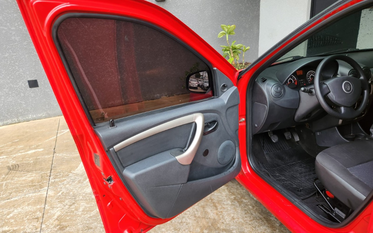 imagem-https://www.socarrao.com.br/sc-vehicle-images-prod/4169604/1790618836929-V2hhdHNBcHAgSW1hZ2UgMjAyNi0wOS0yOCBhdCAxNS4wMi4zMCAoMikuanBlZw.jpeg