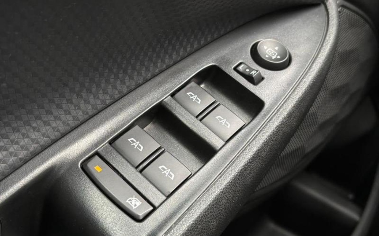 imagem-https://www.socarrao.com.br/sc-vehicle-images-prod/4170704/1790614636483-ODUxNjE2NV80X0JfNTI1OTUwM2UxOS5qcGVn.jpeg