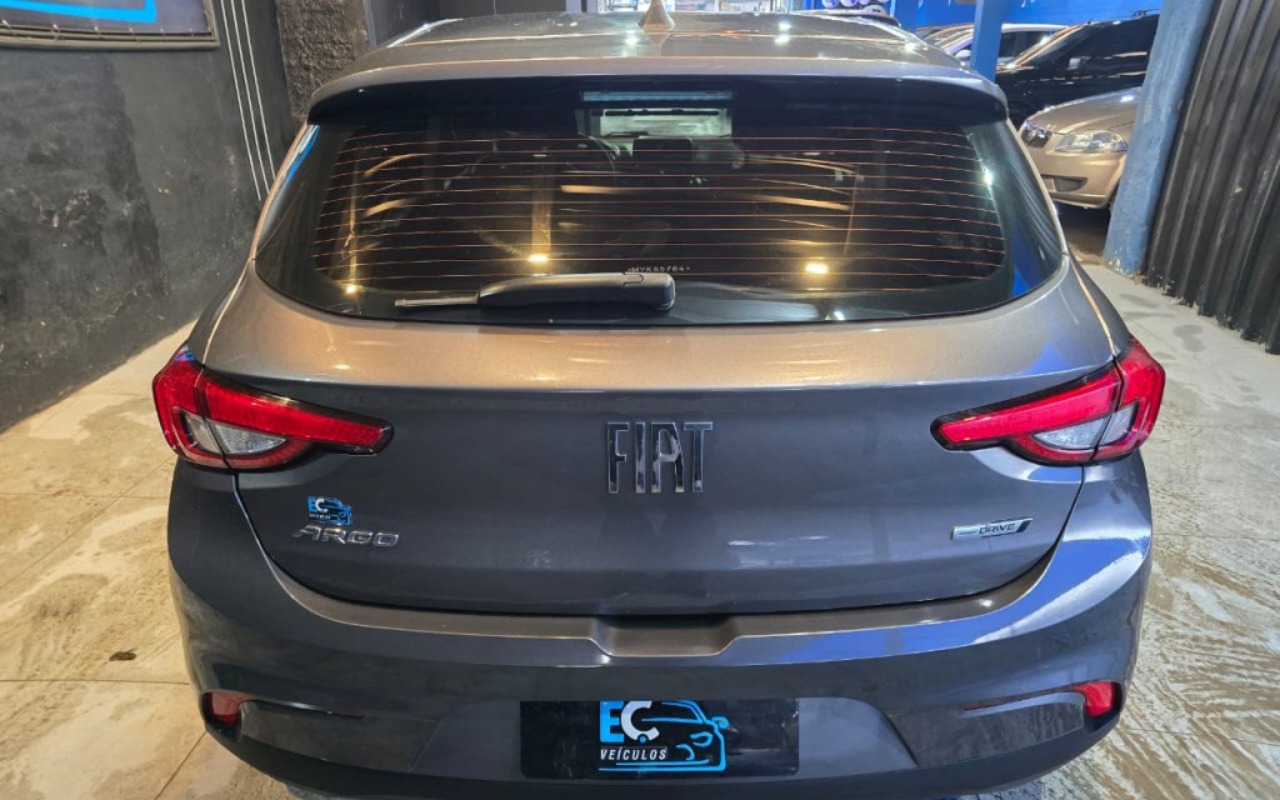 imagem-https://www.socarrao.com.br/sc-vehicle-images-prod/4171028/1790615158184-NS1jZmRkZGE0ZDQxMDRkMDBlMDYyNjE2MGZjMmRjNjRiYS5qcGc.jpg