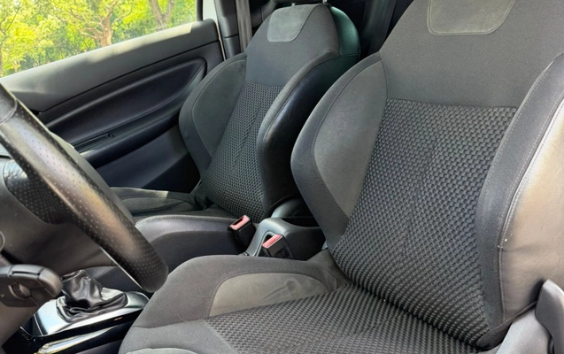 imagem-https://www.socarrao.com.br/sc-vehicle-images-prod/4171507/1790616200277-V2hhdHNBcHAgSW1hZ2UgMjAyNi0wOS0yOCBhdCAxNC4xNC4yOCAoNCkuanBlZw.jpeg
