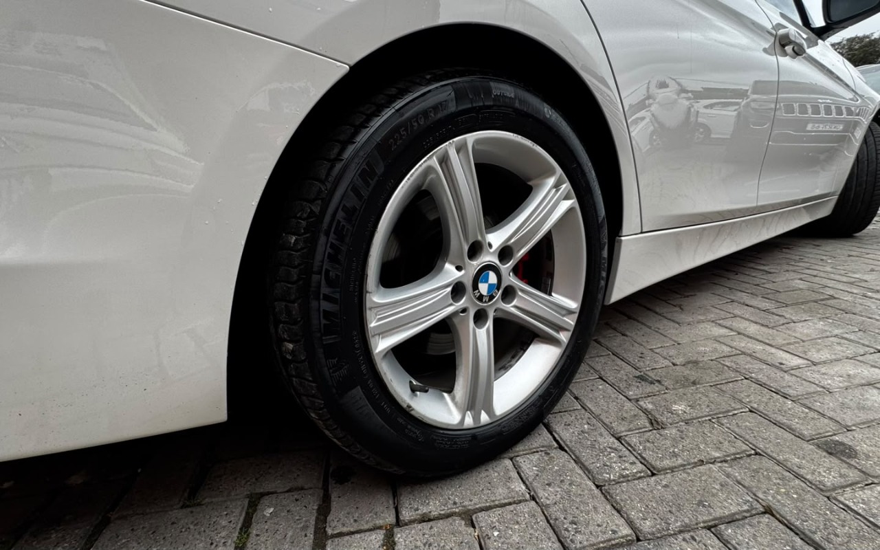 imagem-https://www.socarrao.com.br/sc-vehicle-images-prod/4171644/1790616429854-V2hhdHNBcHAgSW1hZ2UgMjAyNi0wOS0xOCBhdCAxNi4zMy40OCAoNSkuanBlZw.jpeg