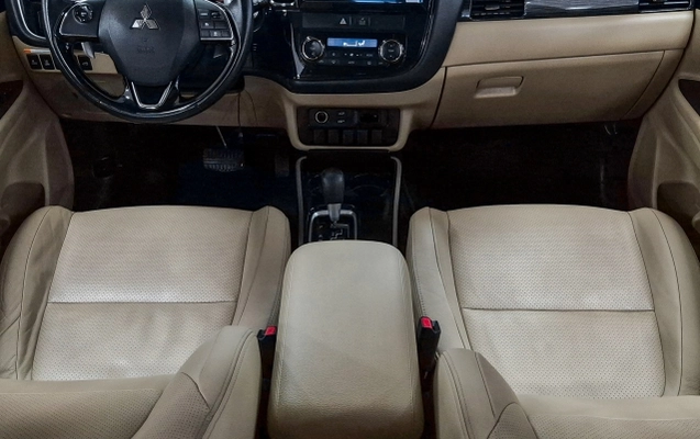 imagem-https://www.socarrao.com.br/sc-vehicle-images-prod/4171657/1790616531129-fj7hikV3YG6Yyr5Un2gxO5yIK3W3vw7P.jpg