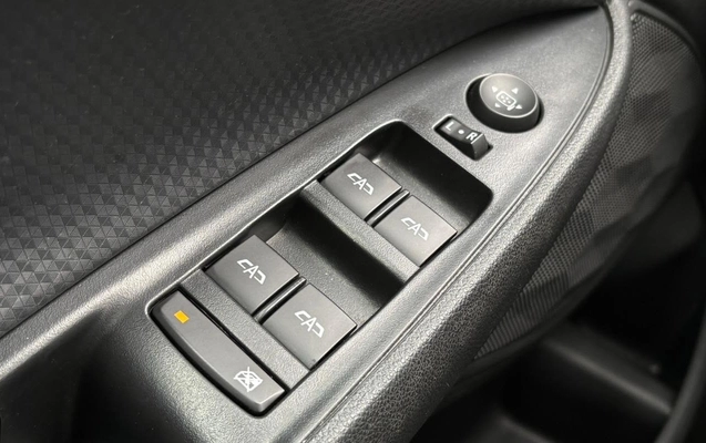 imagem-https://www.socarrao.com.br/sc-vehicle-images-prod/4171665/1790616597653-V2hhdHNBcHAgSW1hZ2UgMjAyNi0wOS0yNiBhdCAwOS40NS4yMiAoNCkuanBlZw.jpeg