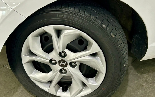 imagem-https://www.socarrao.com.br/sc-vehicle-images-prod/4171744/1790619066529-a6ed18ab2baf4634a0db62d019655b34_1790616781068.jpg