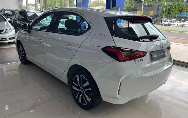 imagem-https://www.socarrao.com.br/sc-vehicle-images-prod/4171804/1790617092445-8504231_3_B_3c0ce7f875.jpeg
