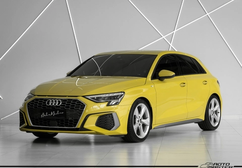Audi A3 2022 Amarelo — foto 1 de 3