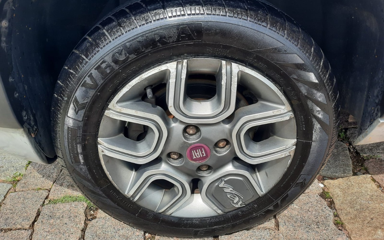 imagem-https://www.socarrao.com.br/sc-vehicle-images-prod/4172265/1790618242763-V2hhdHNBcHAgSW1hZ2UgMjAyNi0wOS0yOCBhdCAxMS40OC4yNyAoMSkuanBlZw.jpeg