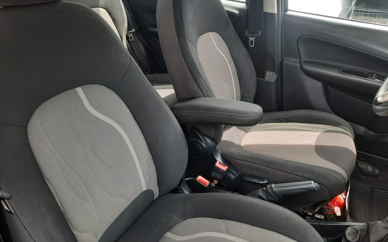 imagem-https://www.socarrao.com.br/sc-vehicle-images-prod/4172265/1790618243636-V2hhdHNBcHAgSW1hZ2UgMjAyNi0wOS0yOCBhdCAxMS40OC4zMS5qcGVn.jpeg