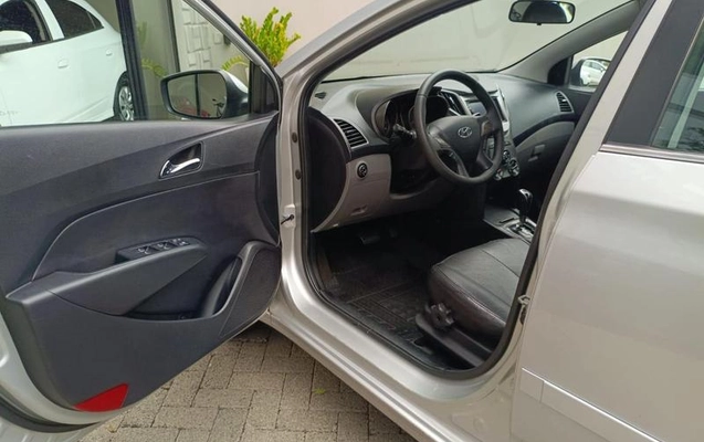 imagem-https://www.socarrao.com.br/sc-vehicle-images-prod/4172523/1791486994048-8521078_13_B_c6bdbdbdc2.jpeg