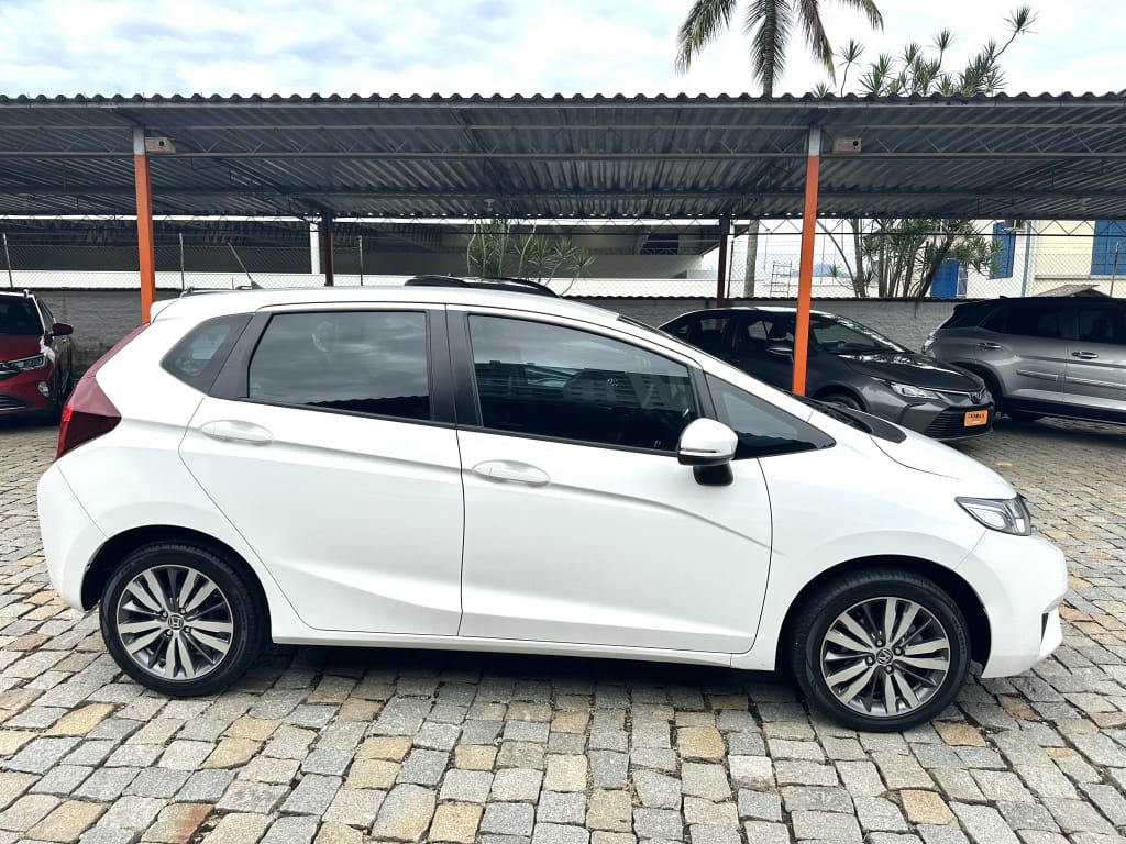 imagem-https://www.socarrao.com.br/sc-vehicle-images-prod/41727/1769988734988-5723850OR_1706876325_99_810.jpg