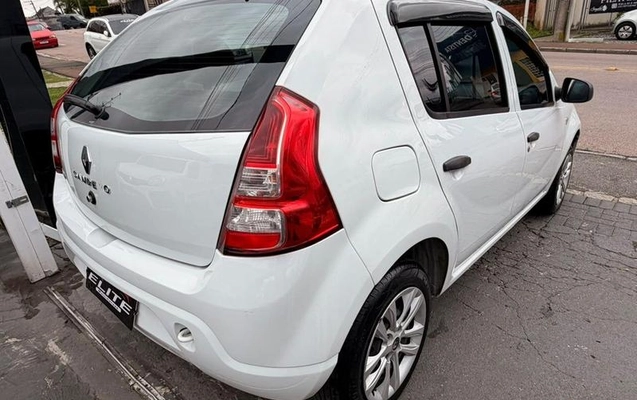 imagem-https://www.socarrao.com.br/sc-vehicle-images-prod/4172915/1790620199641-8521200_3_B_1644a6e73a.jpeg