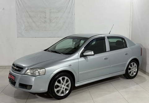 Chevrolet Astra 2011 Prata — foto 1 de 3