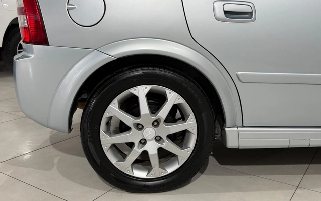 imagem-https://www.socarrao.com.br/sc-vehicle-images-prod/4172976/1790624327461-84fe22c96b3d4a1d8346f9c5b79e2a78_1790620453259.jpg