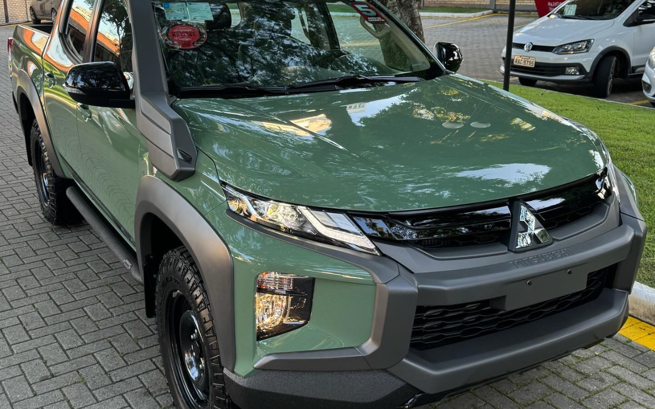 Mitsubishi L200 2025 Verde — foto 1 de 3