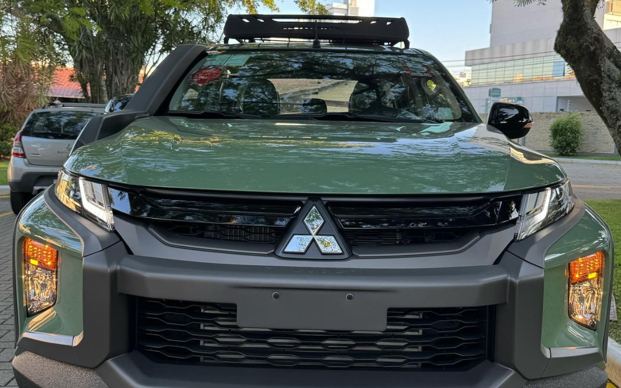 imagem-https://www.socarrao.com.br/sc-vehicle-images-prod/4172978/1790620534001-V2hhdHNBcHAgSW1hZ2UgMjAyNC0wNi0yNSBhdCAxOC4wNy4wNSAoMSkuanBlZw.jpeg